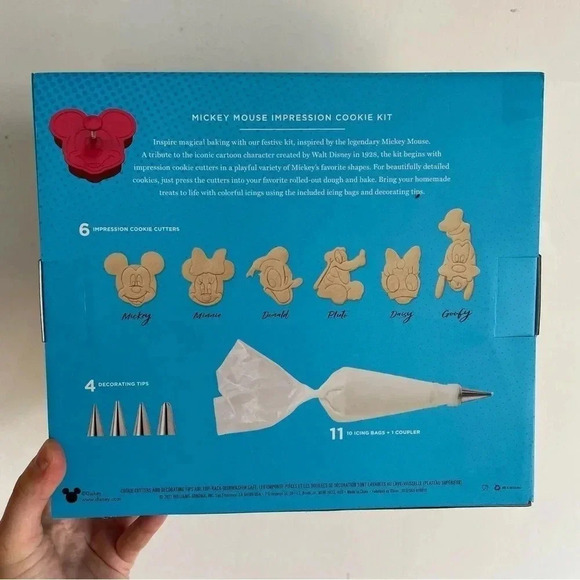 Williams Sonoma Disney Mickey & Friends Impression Cookie Cutter Kit New in Box - Picture 2 of 5